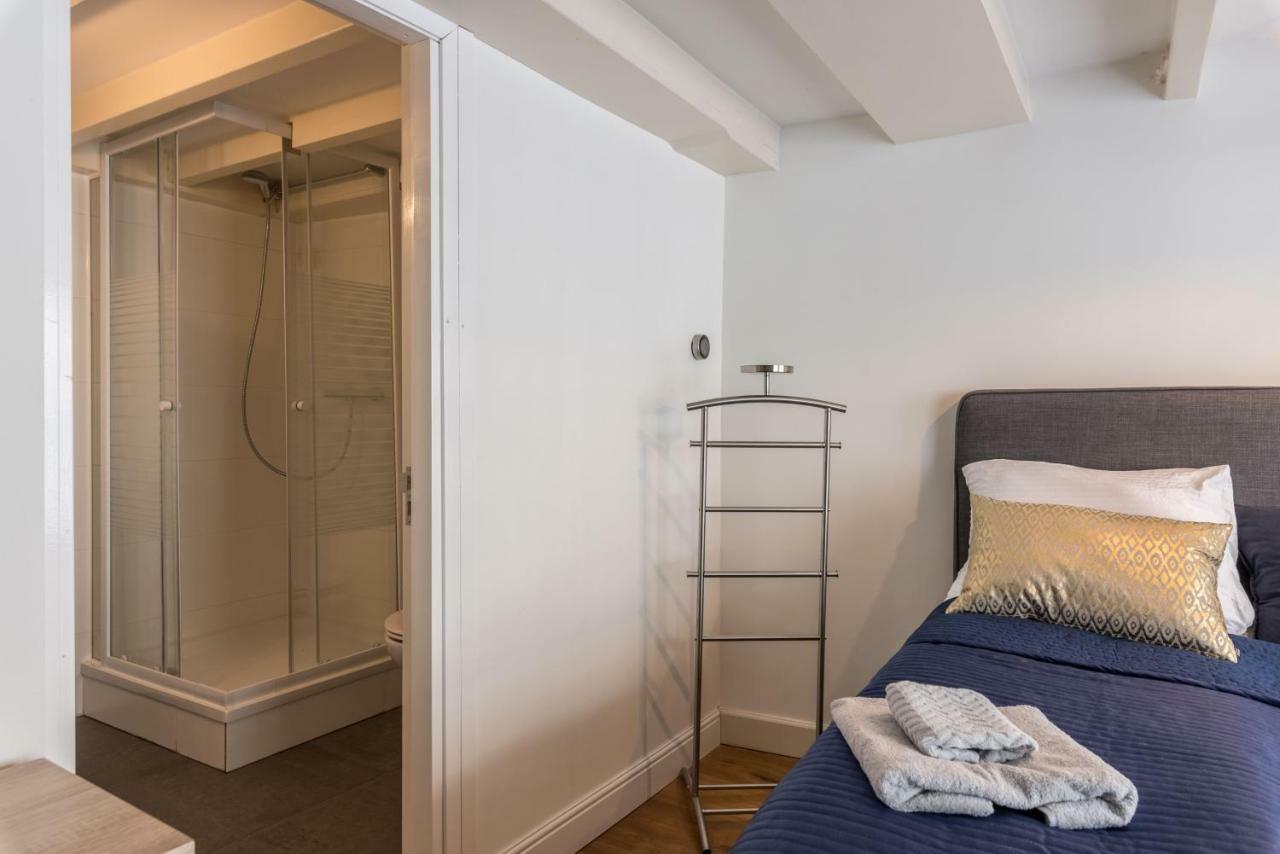 Dam Square Bed and breakfast 3*
